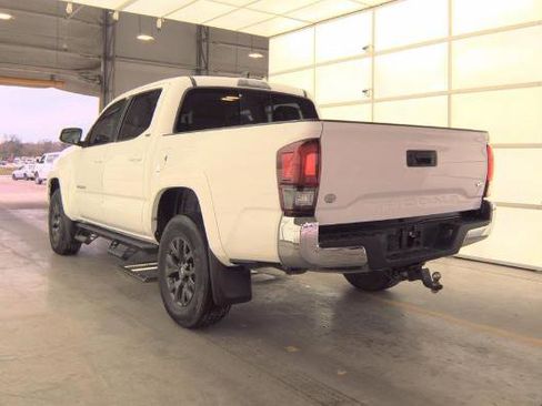 Used 2020 Toyota Tacoma SR5 image 2