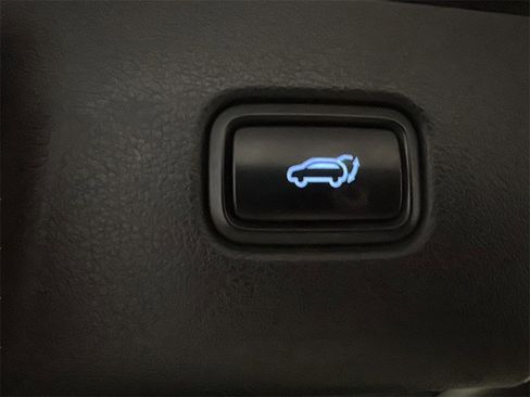 Used 2021 Hyundai Palisade Limited w/ Winter Package image 22