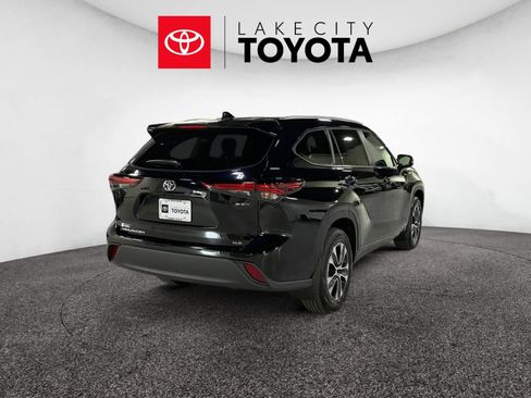 New 2026 Toyota Highlander XLE image 5