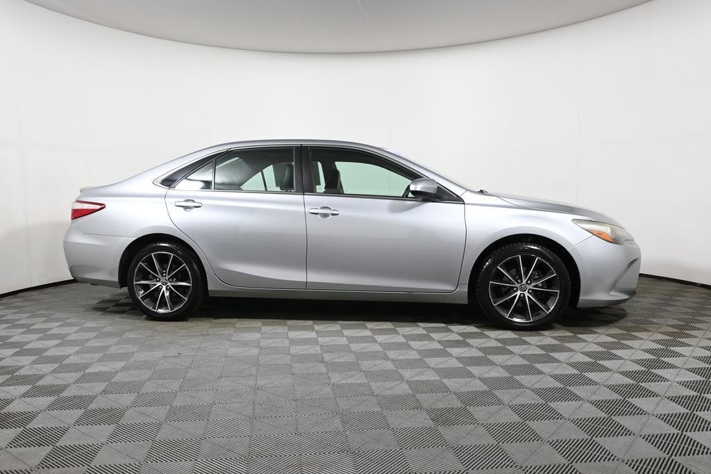 Used 2016 Toyota Camry XSE w/ Moonroof Package FWD image 8