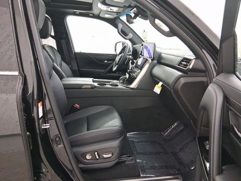 New 2026 Lexus LX 700h Luxury image 29