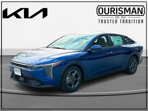New 2025 Kia K4 LXS image 2