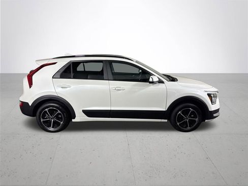New 2026 Kia Niro EX FWD image 5