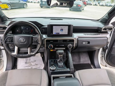 Certified 2024 Toyota Tacoma SR5 AWD/4WD image 35