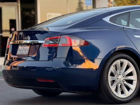 Used 2018 Tesla Model S 75D image 9