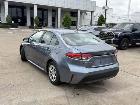 Used 2025 Toyota Corolla LE FWD image 7