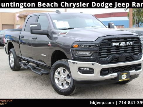Used 2025 RAM 3500 Big Horn AWD/4WD image 1