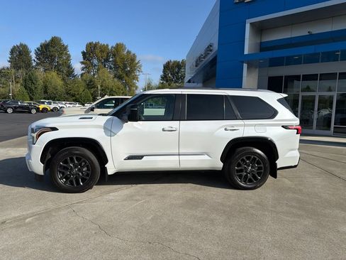 Used 2025 Toyota Sequoia Limited AWD/4WD image 2