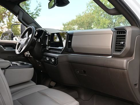 Used 2026 GMC Sierra 2500 SLT AWD/4WD image 24
