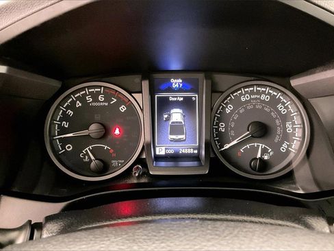 Used 2023 Toyota Tacoma TRD Off-Road image 14