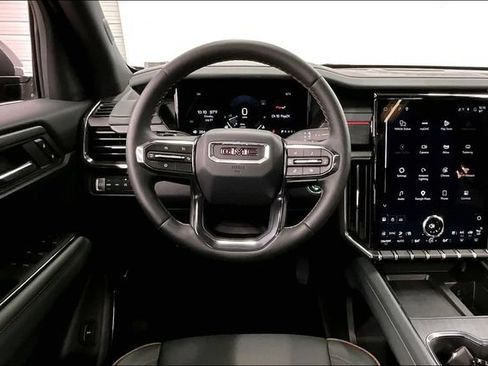 Used 2025 GMC Acadia AT4 w/ Luxury Package AWD/4WD image 6