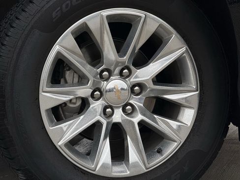 Used 2024 Chevrolet Tahoe Premier RWD image 8