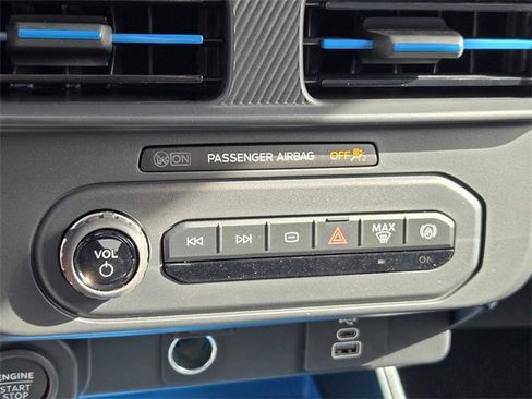 New 2025 Ford Maverick XLT image 21