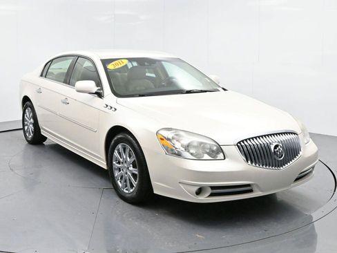 Used 2011 Buick Lucerne CXL image 2