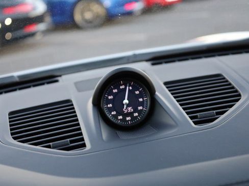 Used 2025 Porsche 911 Carrera image 31