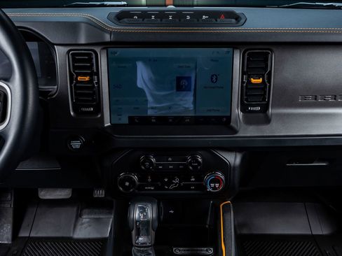 Used 2024 Ford Bronco Badlands image 23