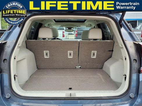 Used 2024 GMC Terrain Denali w/ Denali Premium Package AWD/4WD image 11