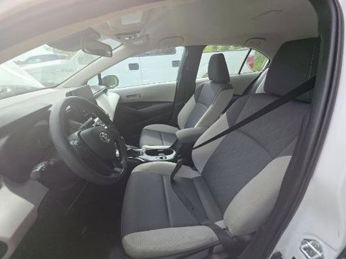 Used 2023 Toyota Corolla LE image 6