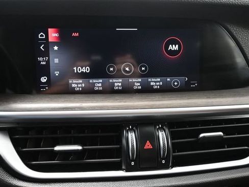 Used 2023 Alfa Romeo Stelvio Ti AWD/4WD image 17