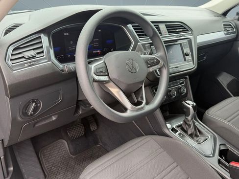 Used 2022 Volkswagen Tiguan S FWD image 4