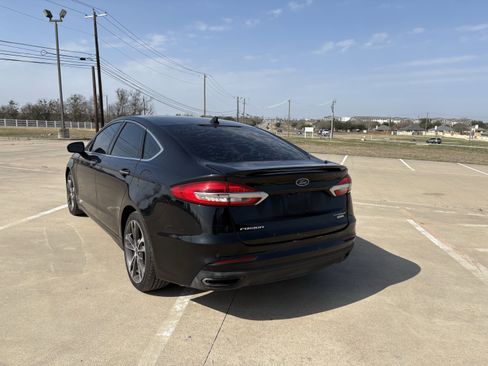 Used 2020 Ford Fusion Titanium image 3