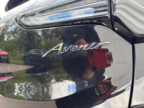 Used 2024 Buick Encore GX Avenir image 14