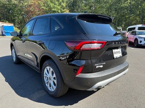 Used 2025 Ford Escape Active w/ Tech Pack #1 AWD/4WD image 3