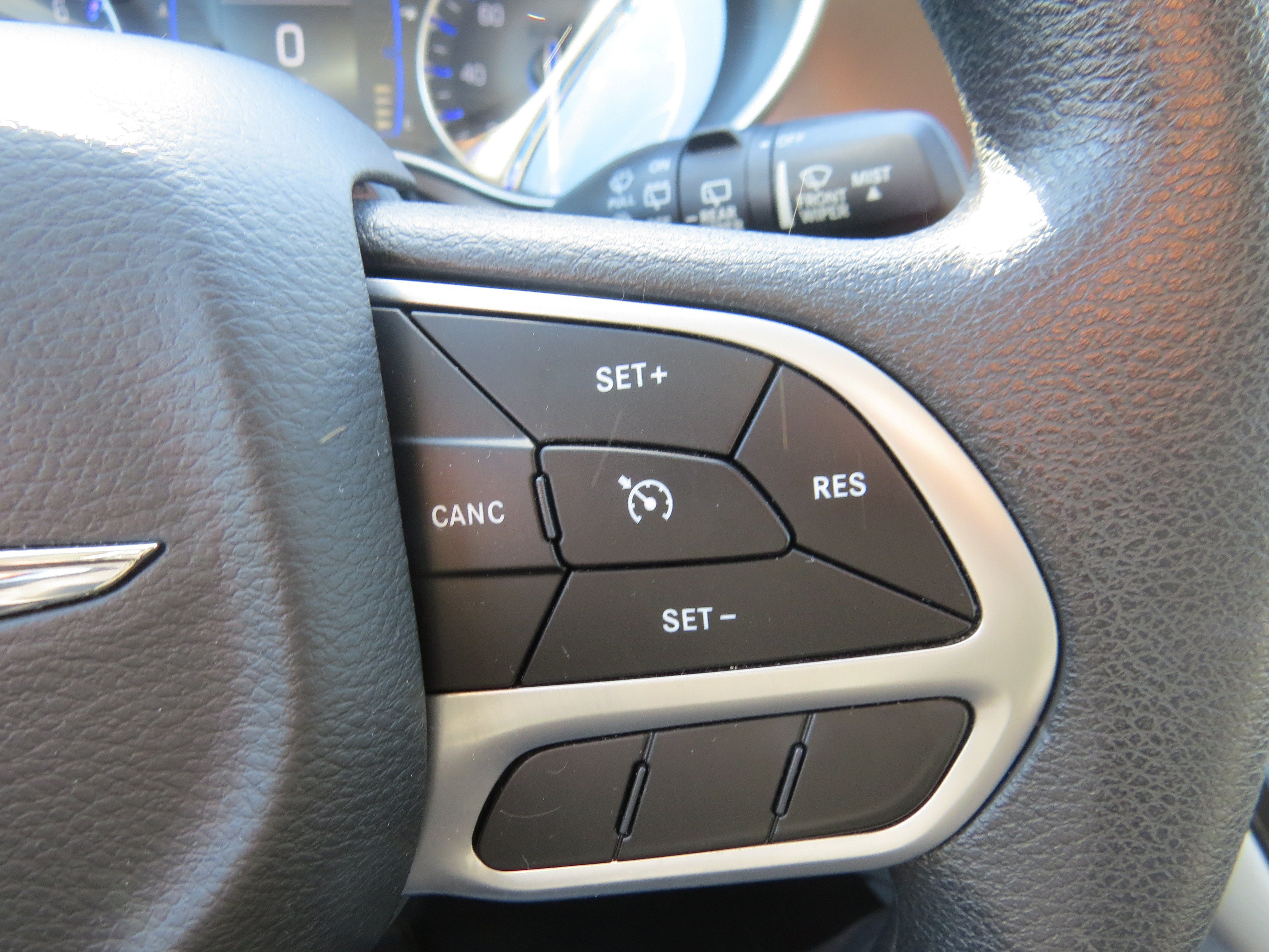 Used 2018 Chrysler Pacifica Touring Plus FWD image 21