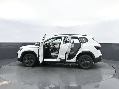 Used 2025 Volkswagen Taos S FWD image 37