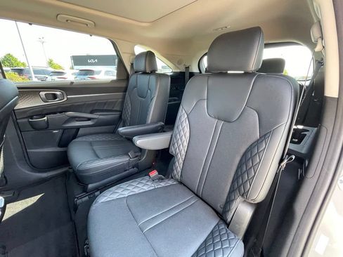Used 2023 Kia Sorento SX AWD/4WD image 26