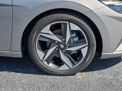 Certified 2023 Hyundai Elantra SEL w/ Convenience Package FWD image 23