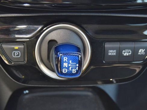 Used 2020 Toyota Prius Prime LE FWD image 30