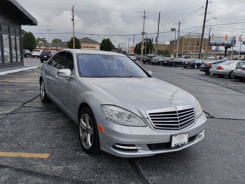 Used 2010 Mercedes-Benz S 550 4MATIC image 4