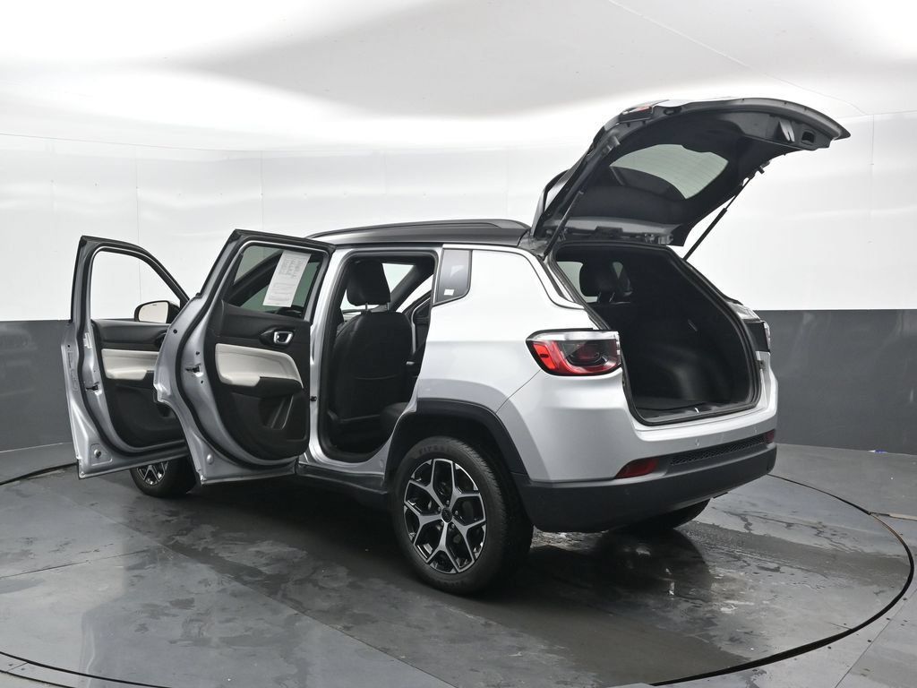 Used 2025 Jeep Compass Limited AWD/4WD image 50