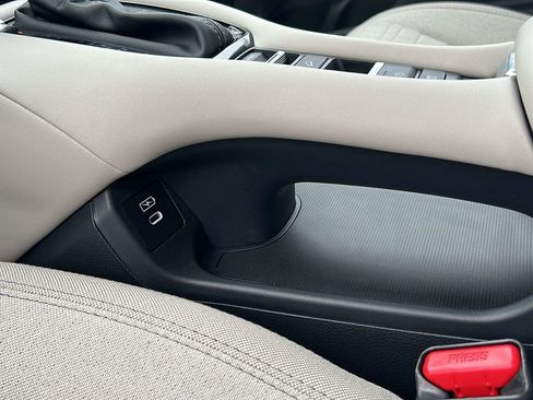 New 2026 Honda HR-V LX image 22