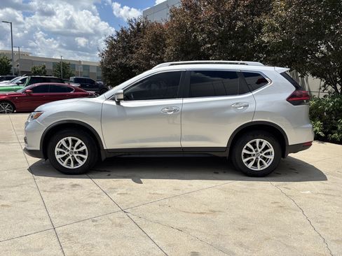 Used 2019 Nissan Rogue SV AWD/4WD image 9