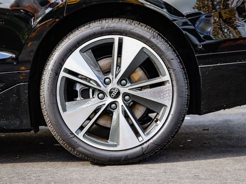 New 2025 Audi A6 e-tron Premium image 8