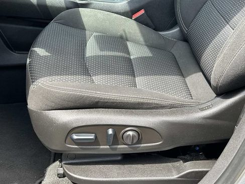 Used 2023 GMC Terrain SLE w/ Driver Convenience Package AWD/4WD image 16