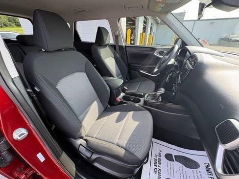 Used 2025 Kia Soul LX FWD image 24