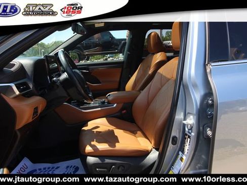 Used 2021 Toyota Highlander Platinum AWD/4WD image 10