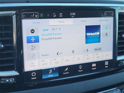 Certified 2024 Chrysler Pacifica Touring-L image 11