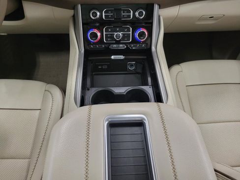 Used 2022 GMC Yukon Denali w/ Advanced Technology Package AWD/4WD image 17