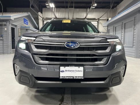 Used 2026 Subaru Forester Premium AWD/4WD image 2