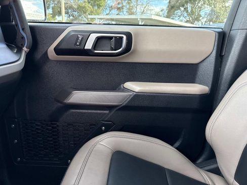 Used 2022 Ford Bronco Wildtrak image 26