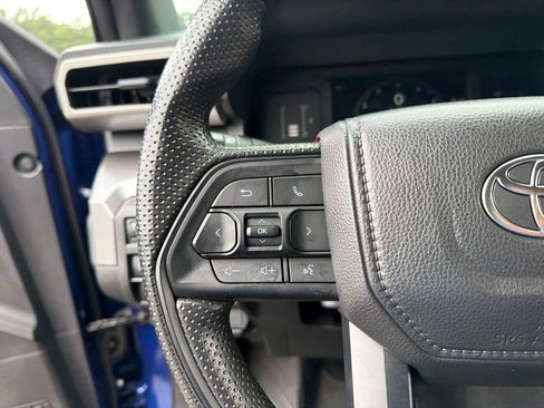 Used 2025 Toyota Tacoma SR5 AWD/4WD image 16