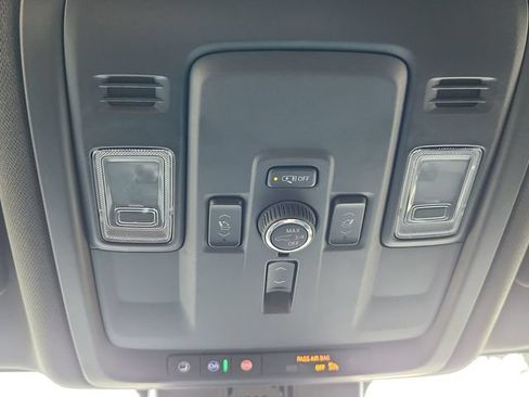 Used 2025 Chevrolet Tahoe Premier AWD/4WD image 50