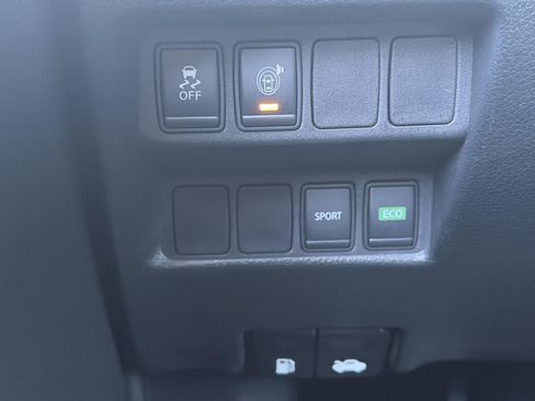 Used 2017 Nissan Rogue SV FWD image 20