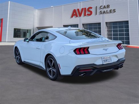 Used 2024 Ford Mustang Premium image 9