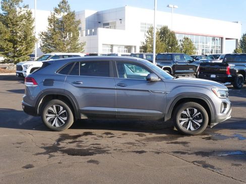 Used 2025 Volkswagen Atlas Cross Sport SE image 4