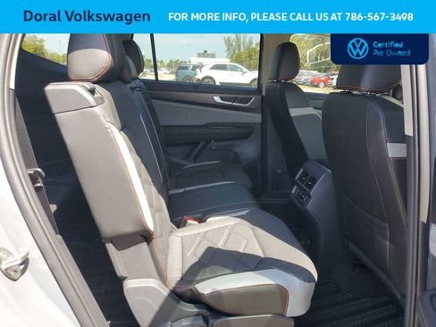 Used 2024 Volkswagen Atlas Peak Edition SE AWD/4WD image 29